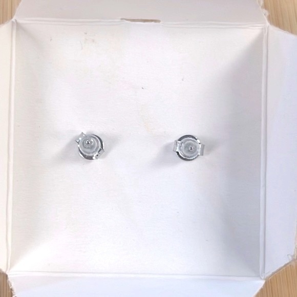Brand New Olivia and Jackson Sterling Silver Cubic Zirconia Post Earrings - Picture 9 of 12